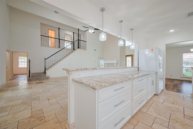 Photo - 982 W Donovan St