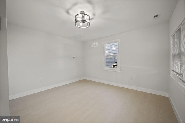 Photo - 821 S Woodlynn Rd