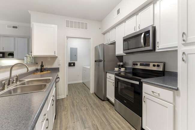 Photo - Eastland Trails Apartments