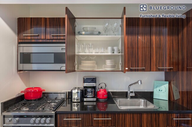 Photo - 67 Wall St Unit SI FL20-ID271