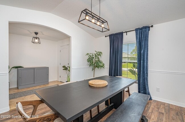 Photo - 499 Bayard Ave NE