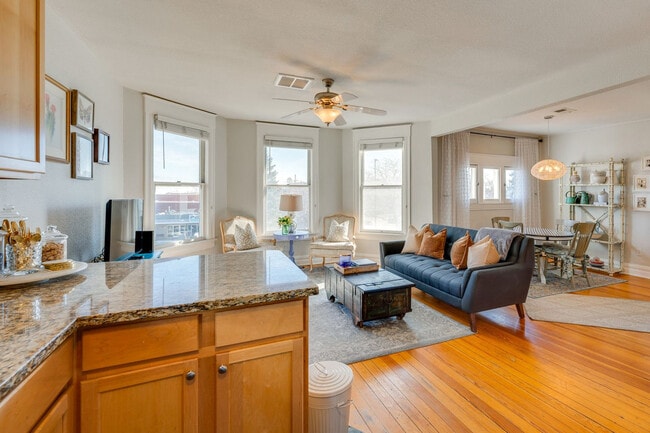 Photo - 2503 Broadway-SI ID1546185P Unit SI ID1546185P