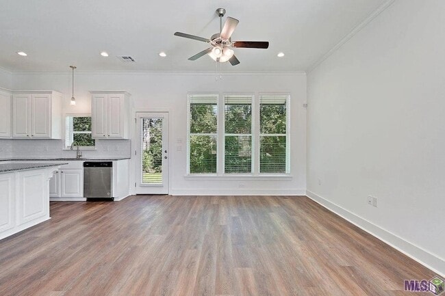 Photo - 601 Lake Shelf Dr