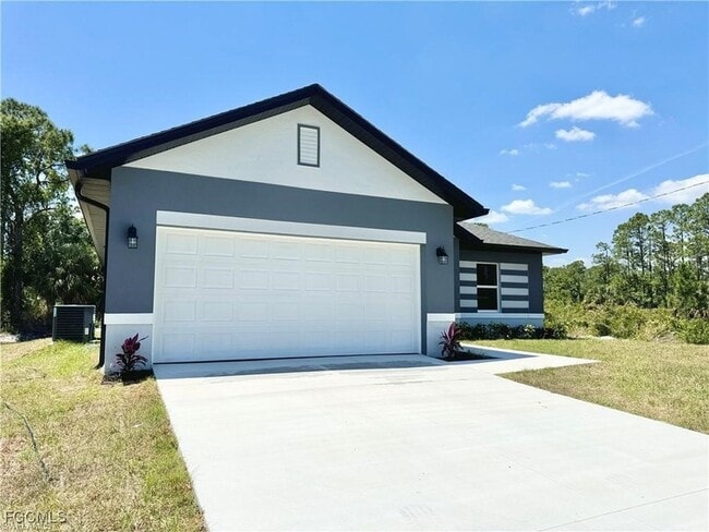 Photo - 236 Nautilus Ave S