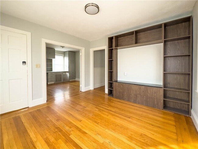 Photo - 419 Maple Ave