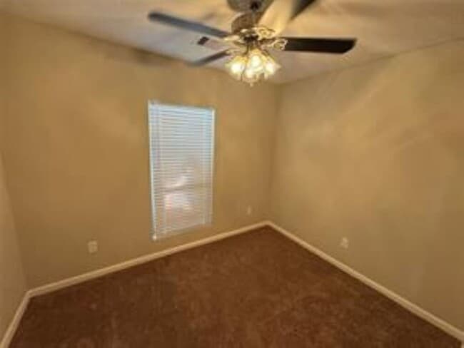 Photo - 3231 Holman St