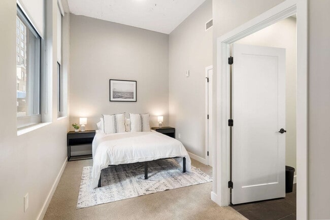 Photo - 205 W 4th St Unit ID1301564P