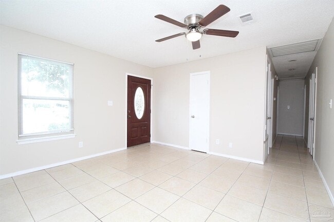 Photo - 401 Cornwall Cir