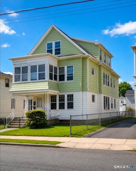 Building Photo - 97 Beacon St