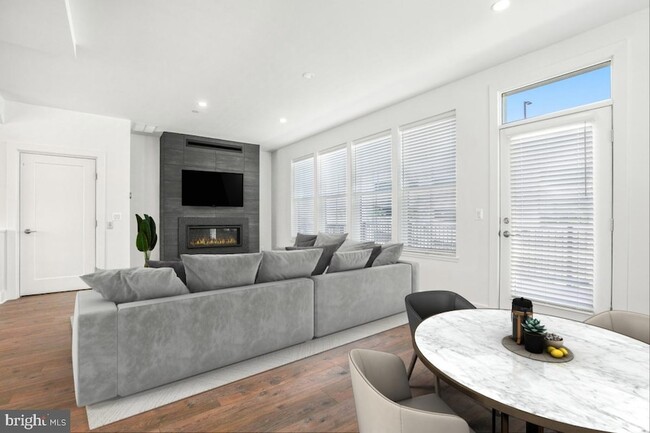 Photo - 1250 Northside Park Blvd