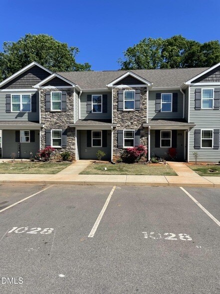 Building Photo - 1028 Peony Ln