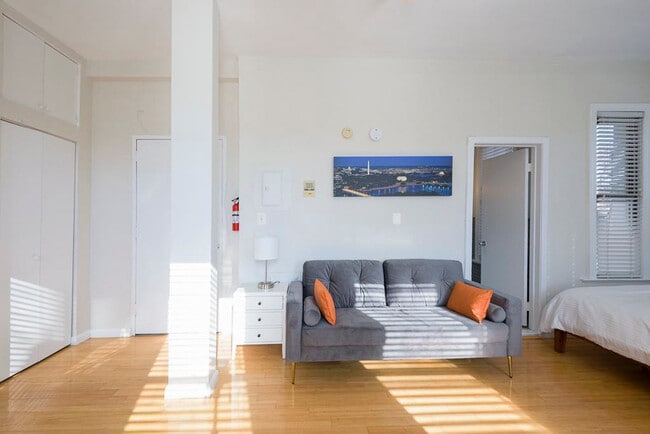 Photo - 1822 15th St NW Unit ID363P