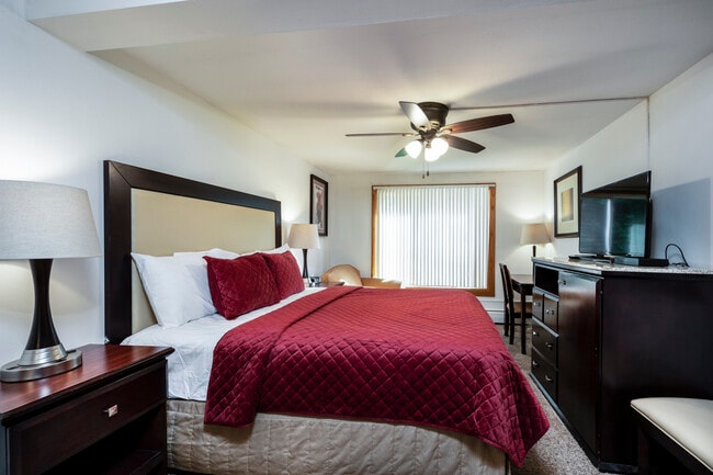 King Bed in Master (2BR Apartments + Larger) - Countryside Corporate Apartments