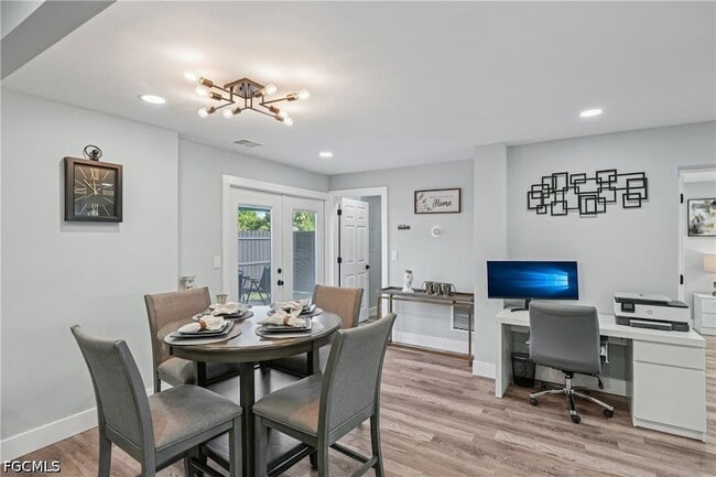Photo - 92 Oak St