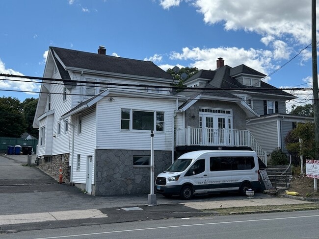 Building Photo - 95 New Canaan Ave