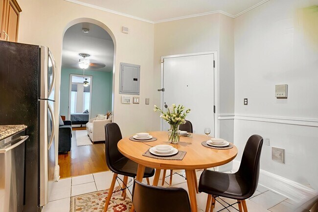 Photo - 608 Madison St