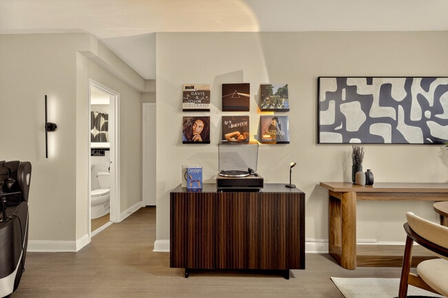 Photo - 1500 Arlington Blvd Unit ID1364184P