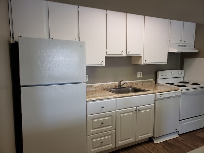 Photo - Redwood Hollow