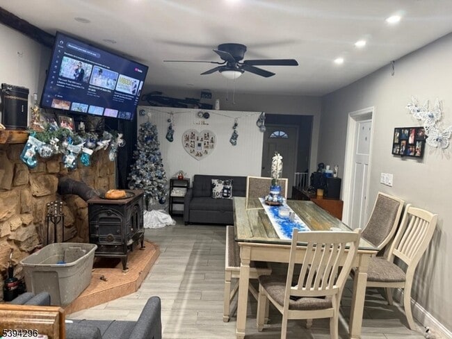 Photo - 192 Riveredge Rd