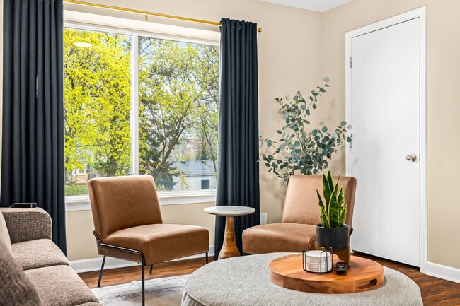 Building Photo - 18435 Sharon Ln Unit ID1032346P