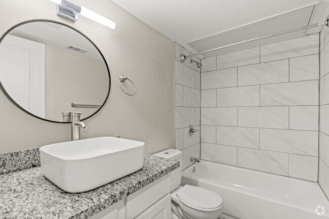 1BR, 1BA - 640SF - Bathroom - The Mirage