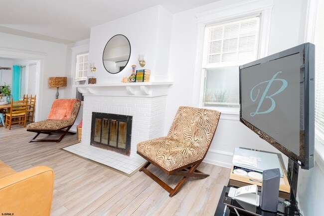 Photo - 5 N Newport Ave