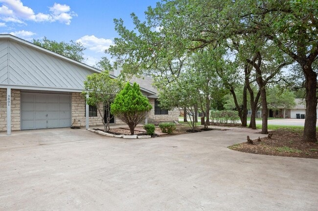 Photo - 3801 Foust Trail Unit B