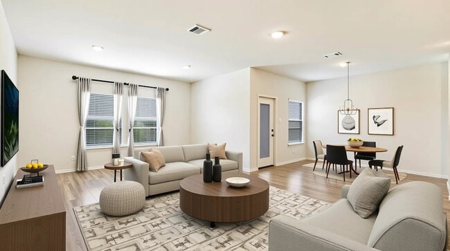 Photo - 315 Pine Hollow Way