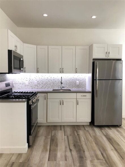 Building Photo - 1618 Michigan Ave Unit 28