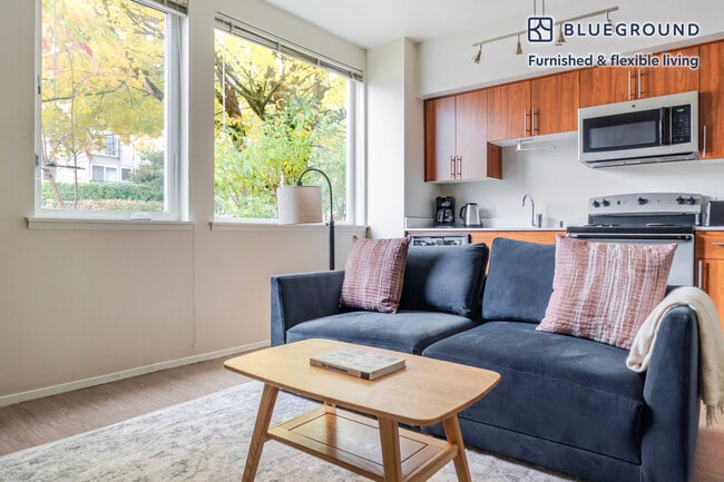 Building Photo - 4302 7th Ave NE Unit FL1-ID915