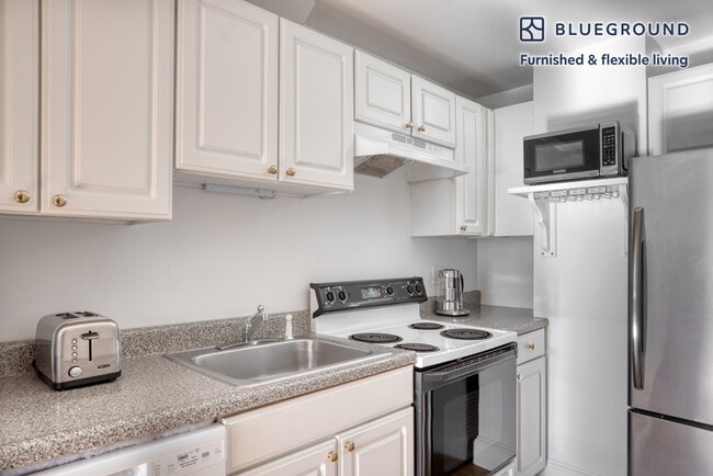 Photo - 14 Derne St Unit FL4-ID828