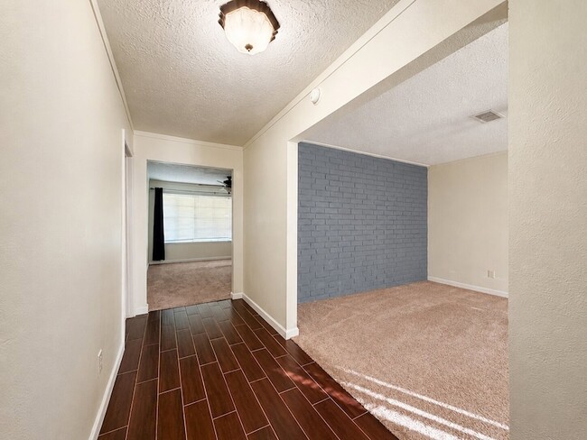 Photo - 4418 Saffron Ln