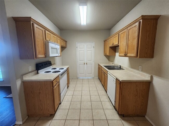 Photo - 106 Collett Ct