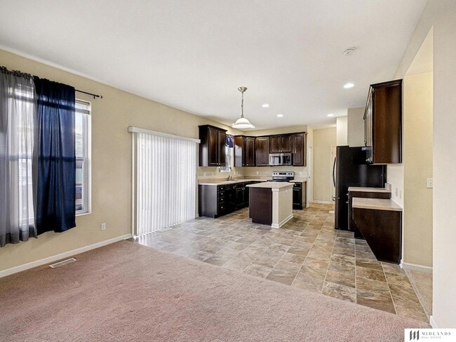 Photo - 8417 S 65th St