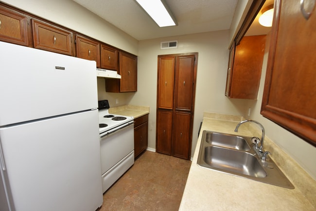 Photo - Raintree Meadows Apartments