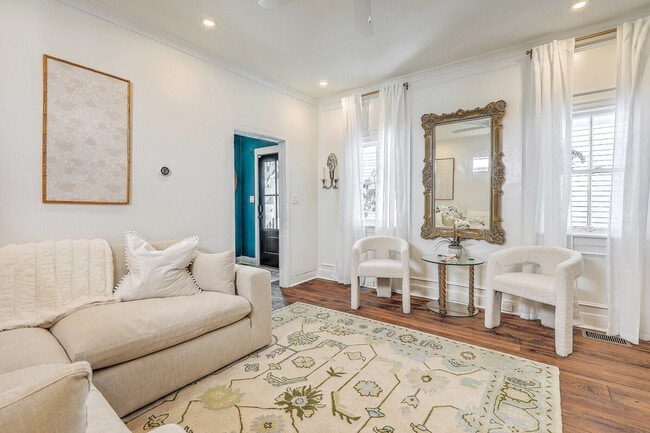 Photo - 38 Bogard St Unit ID1332017P