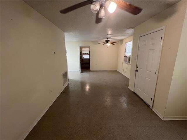 Photo - 65087 Mitchell St