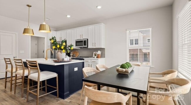 Photo - 1748 Marglyn Dr