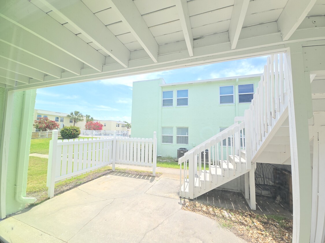Floor Plan - 2x1.5 - Two Bedroom, One and a Half Bath