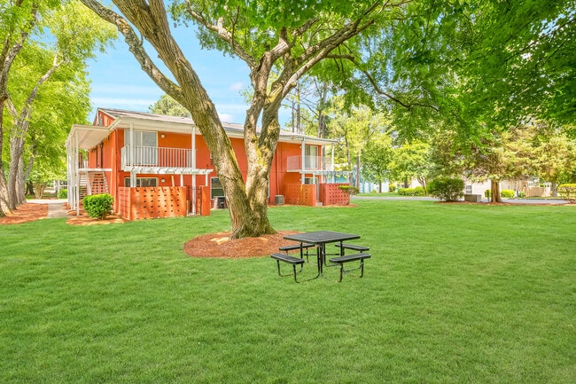 Photo - Doral Apartments