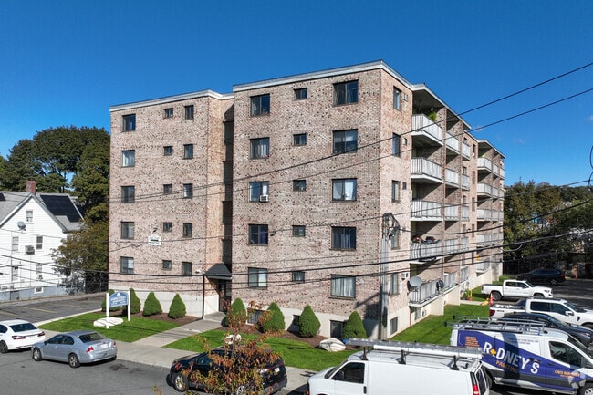 Building Photo - Parkwood Apartments