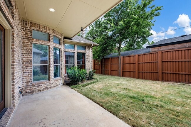Photo - 3606 S Versailles Ave