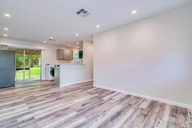 Photo - 1800 Forestglade Dr