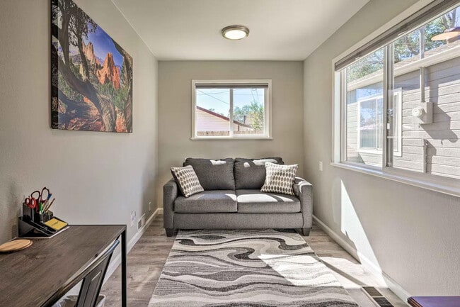 Building Photo - 1217 Falcon Ave Unit SI ID1385894P