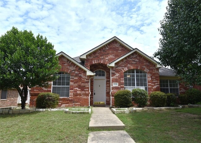 Building Photo - 9700 Summer Dr