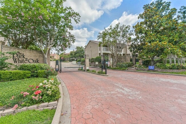 Photo - 1860 White Oak Dr Unit 245