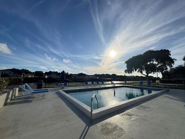 Photo - 2018 SW 29th Ct Unit 06B2