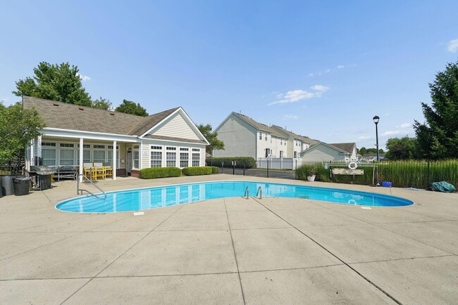 Building Photo - 7624 Lorimar Dr