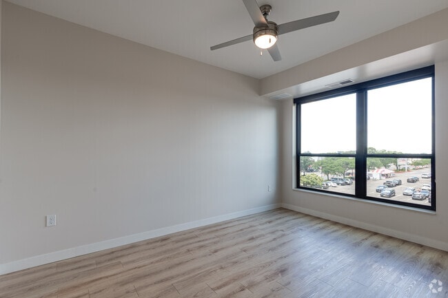 1BR, 1BA - 661SF - Bedroom - Ratio