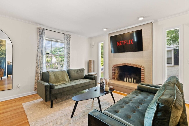 Photo - 1516 Maple St Unit ID1356269P